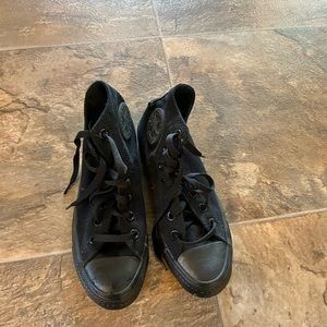 Chuck Taylor All Star Converse Shoes (Women’s 6.5/ Men’s 4.5)